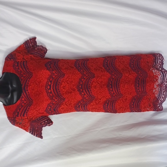 Devlin Red & Navy Lace knee length dress,  17" pit2pit,  15" flat waist, 35" lg - Picture 1 of 7